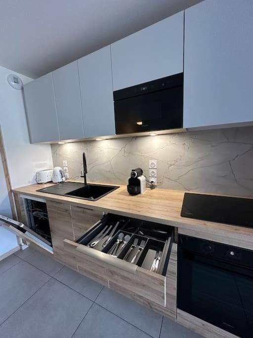 אוויאן-לה-באן Royal Park Lake View Apartment מראה חיצוני תמונה