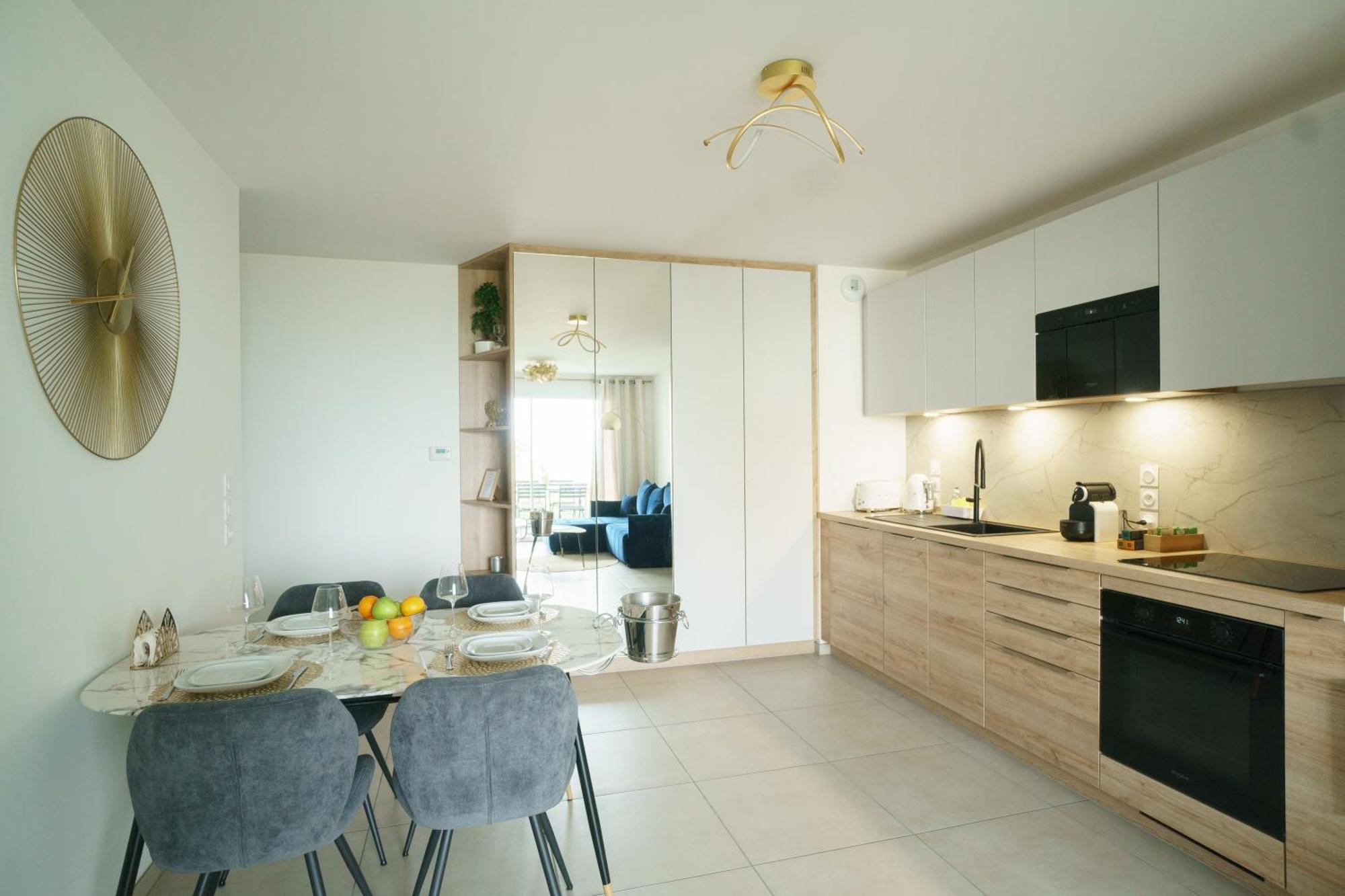 אוויאן-לה-באן Royal Park Lake View Apartment מראה חיצוני תמונה